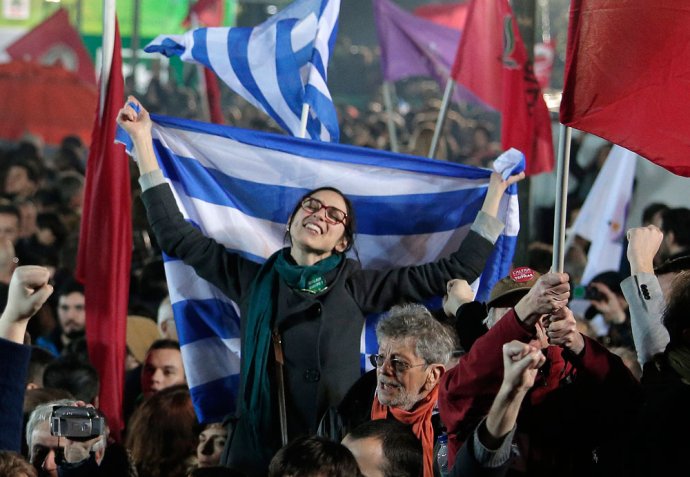 Prívrženci Syrizy oslavujú. Foto - AP