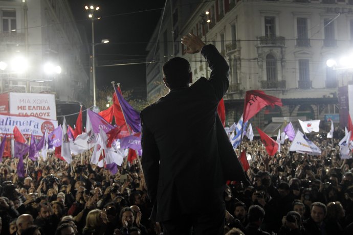 Alexis Tsipras dokázal z radikálnej ľavicovej koalície spraviť najsilnejšiu stranu v Grécku. FOTO - TASR/AP