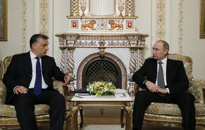 Orbán so svojím vzorom Putinom. Foto – TASR/AP