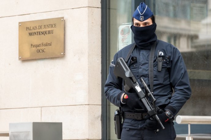 Stráž pred budovou prokuratúry v Bruseli. Foto - TASR/AP