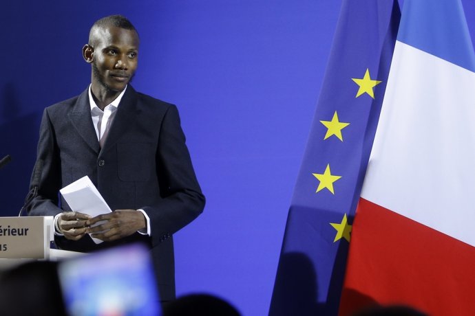 Lassana Bathily na ceremónii v Paríži. Foto - TASR/AP