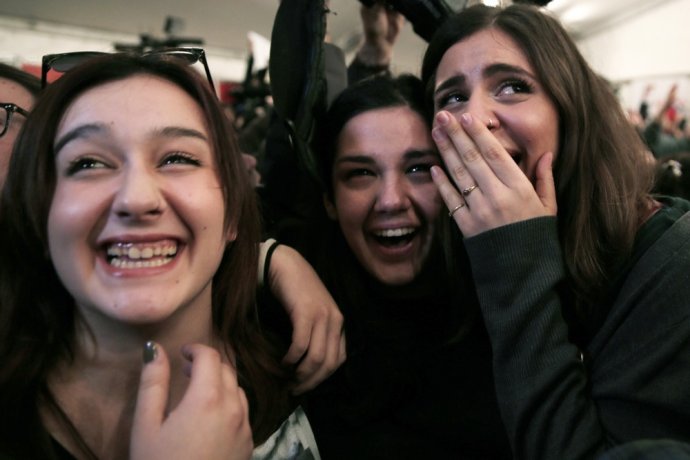 Stúpenkyne Syrizy sa tešia z volebných výsledkov. Foto - TASR/SP