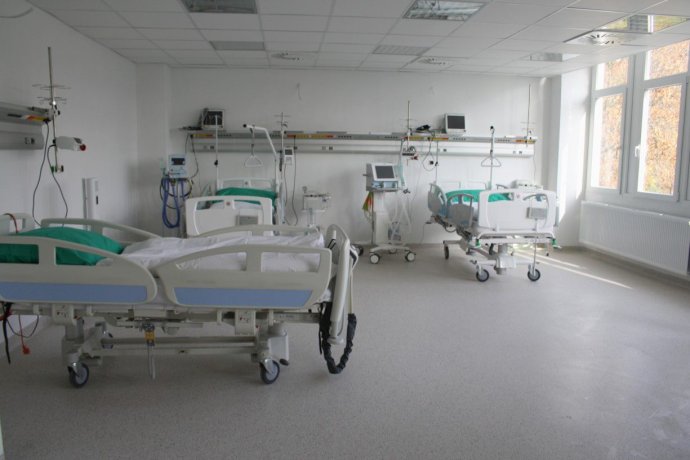 Viaceré postele sú v nemocniciach nevyužité. Foto - TASR