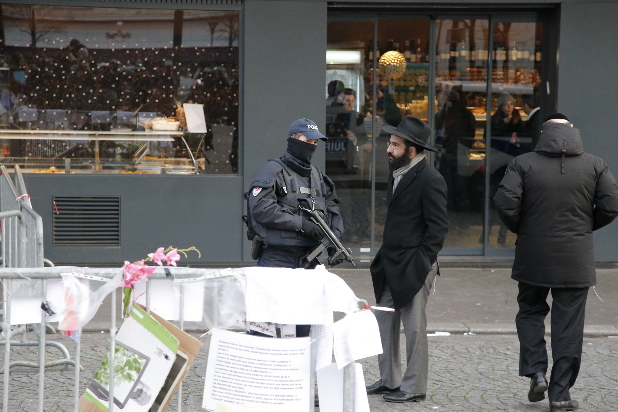 Obhajovali teroristov, teraz sedia za mrežami. Francúzsko trestá aj za slová