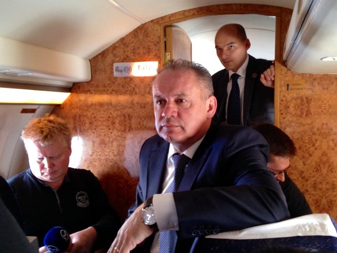 Andrej Kiska v lietadle do Kyjeva. Foto N – Mirek Tóda