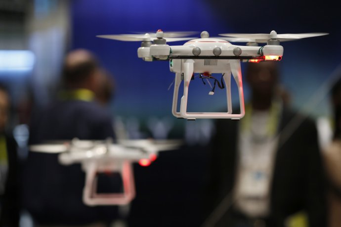 Aj drony môžu prispieť ku strate nášho súkromia. FOTO - TASR