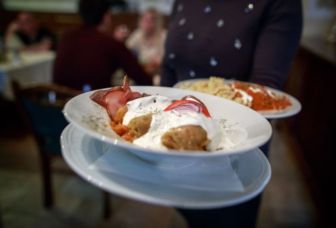 Počas „maškrtného štvrtka“ sa v maďarských reštauráciách najete lacno a chutne. Foto N – Tomáš Benedikovič