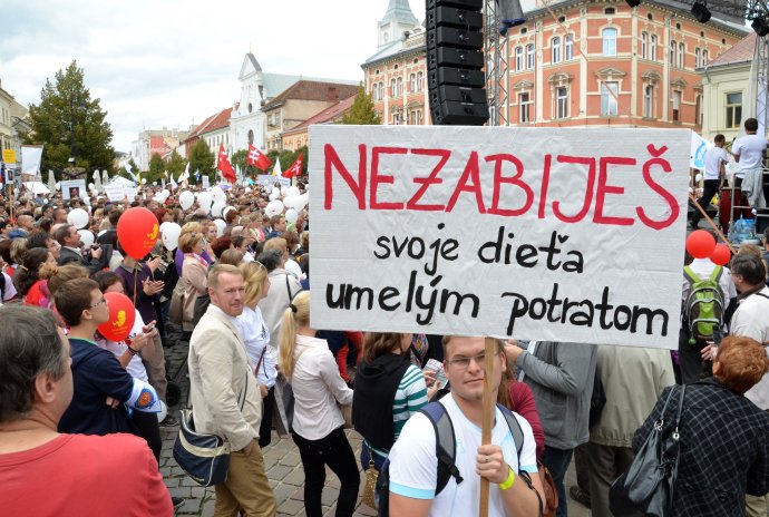 Pochod za život v Košiciach ukázal silu kresťanských združení. Foto - TASR