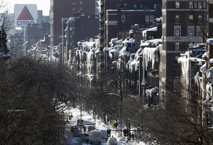 Cencúle na budovy ulicách na Beacon Street v Bostone. FOTO - TASR/AP