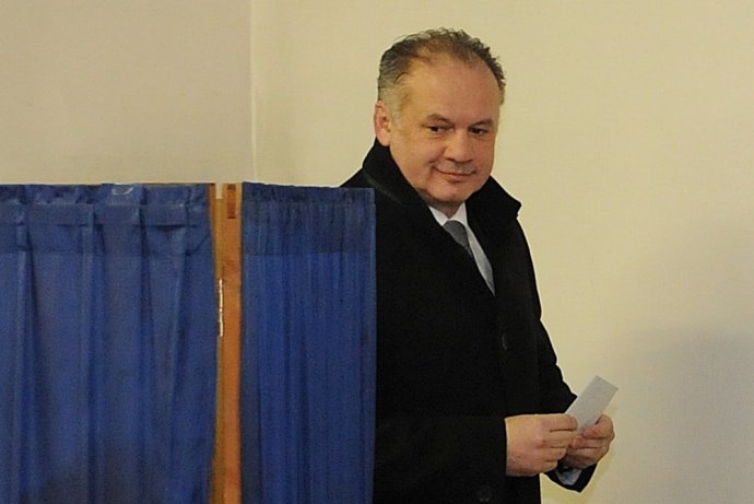 Andrej Kiska sa referenda zúčastnil sám, bez členov rodiny. Foto – TASR