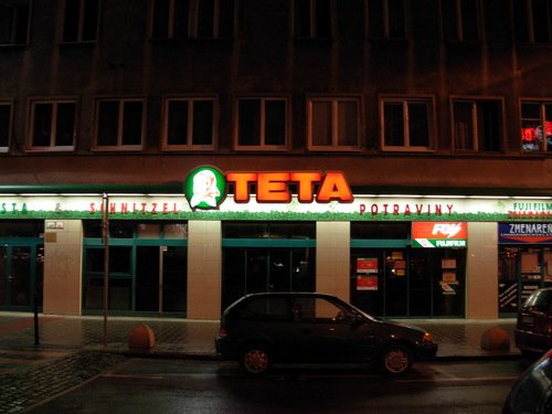 Pasážou z Grosslingovej na Dunajskú ulicu v Bratislave, ktorá išla cez obchod Teta, už neprejdete.