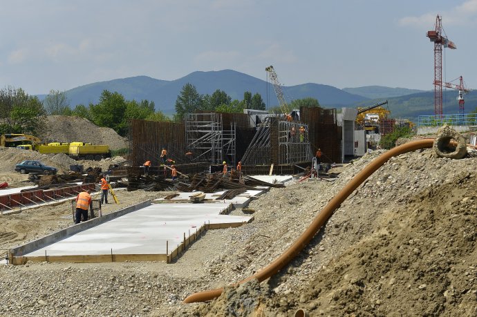 Trať medzi Zlatovcami a Trenčianskou Teplou má zrýchliť na 160 kilometrov za hodinu. Foto - Tasr