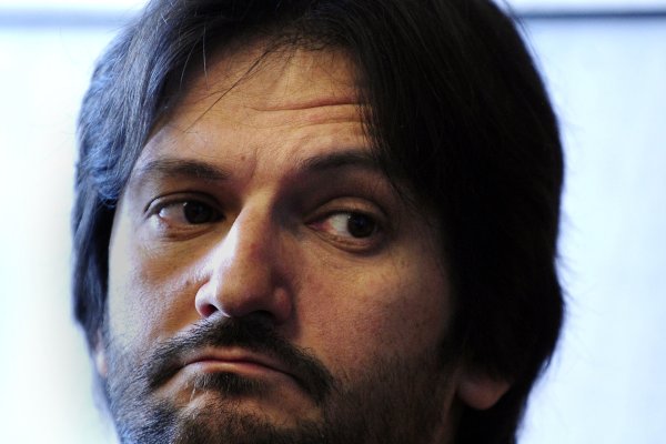 Kaliňák zo svojho odškodnil študentov, na ktorých strieľali. Vyšetrovanie zastavili