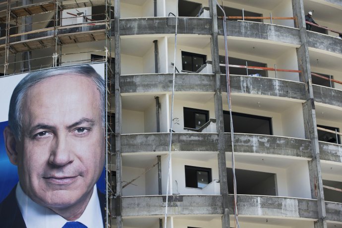 Niektorí hovoria, že voľby sú referendom o Netanjahuovi. FOTO - TASR/AP