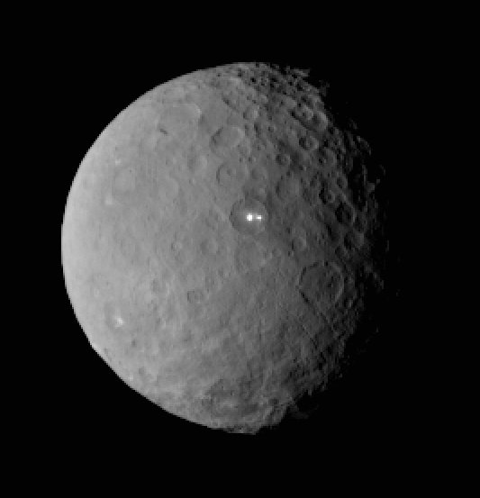 Minulý týždeň zachytila sonda Dawn na povrchu planétky Ceres dva svetlé body. FOTO - NASA/JPL-Caltech/UCLA/MPS/DLR/IDA