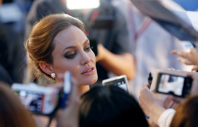 Po prsníkoch si Angelina Jolie nechala odstrániť aj vaječníky. A opäť o tom prehovorila aj verejne. Foto – TASR/AP