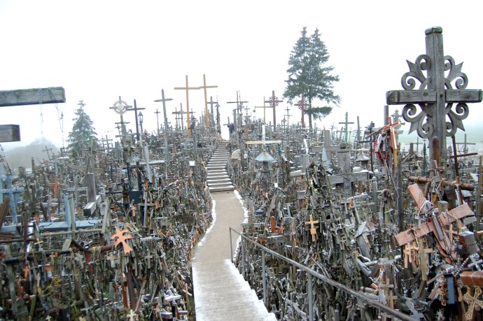 Hora krížov v Litve sa stala symbolickým miestom protisovietskeho odporu. Foto N - Jana Čevelová