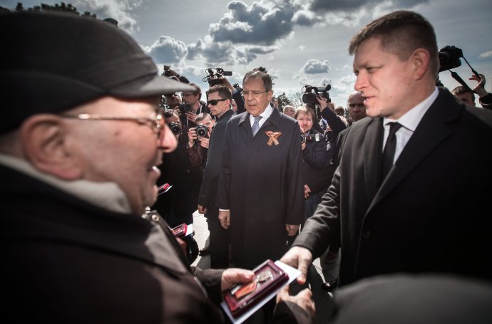 Premiér Fico s ruským ministrom zahraničia Sergejom Lavrovom na Slavíne. Foto N - Tomáš Benedikovič