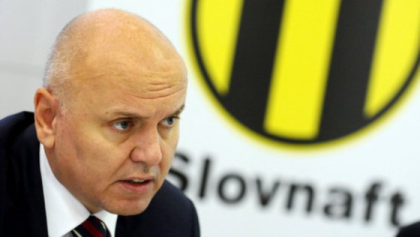 Šéf Slovnaftu Oszkár Világi menším akcionárom neustúpil. Ilustračné foto – TASR