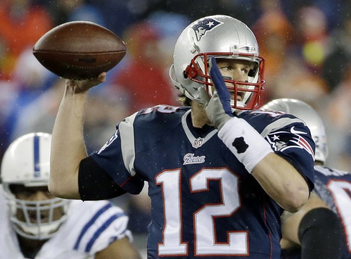 Štvornásobný držiteľ prsteňa pre víťaza Super Bowlu Tom Brady. Foto - AP