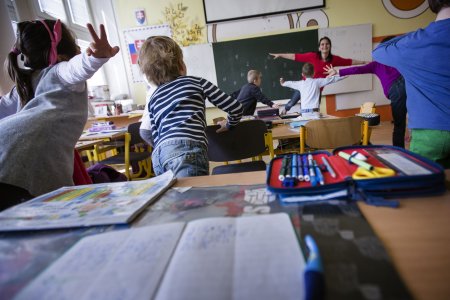 Rodičia záškolákov môžu prísť o prídavky, cudzinci pracujúci u nás ostanú bez dávok na deti