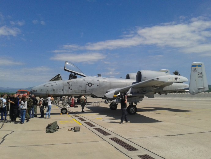 Americké lietadlo A-10C Thunderbolt na letisku Sliač v roku 2015. Foto - TASR