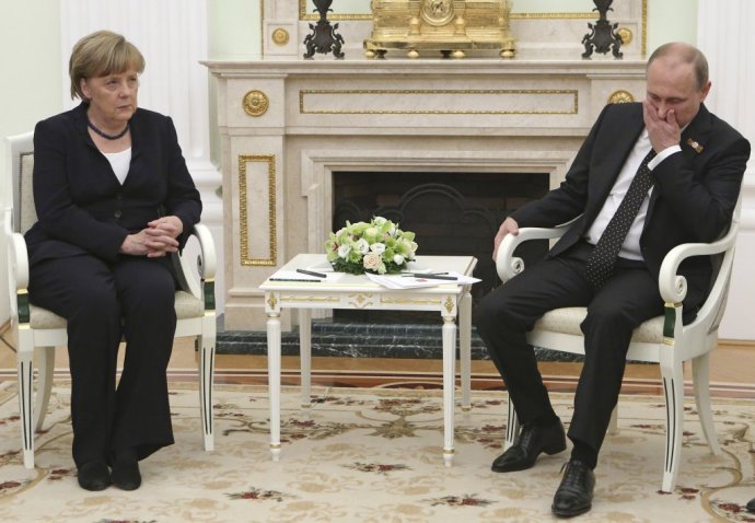 Merkelová u Putina v Kremli. Foto - TASR/AP