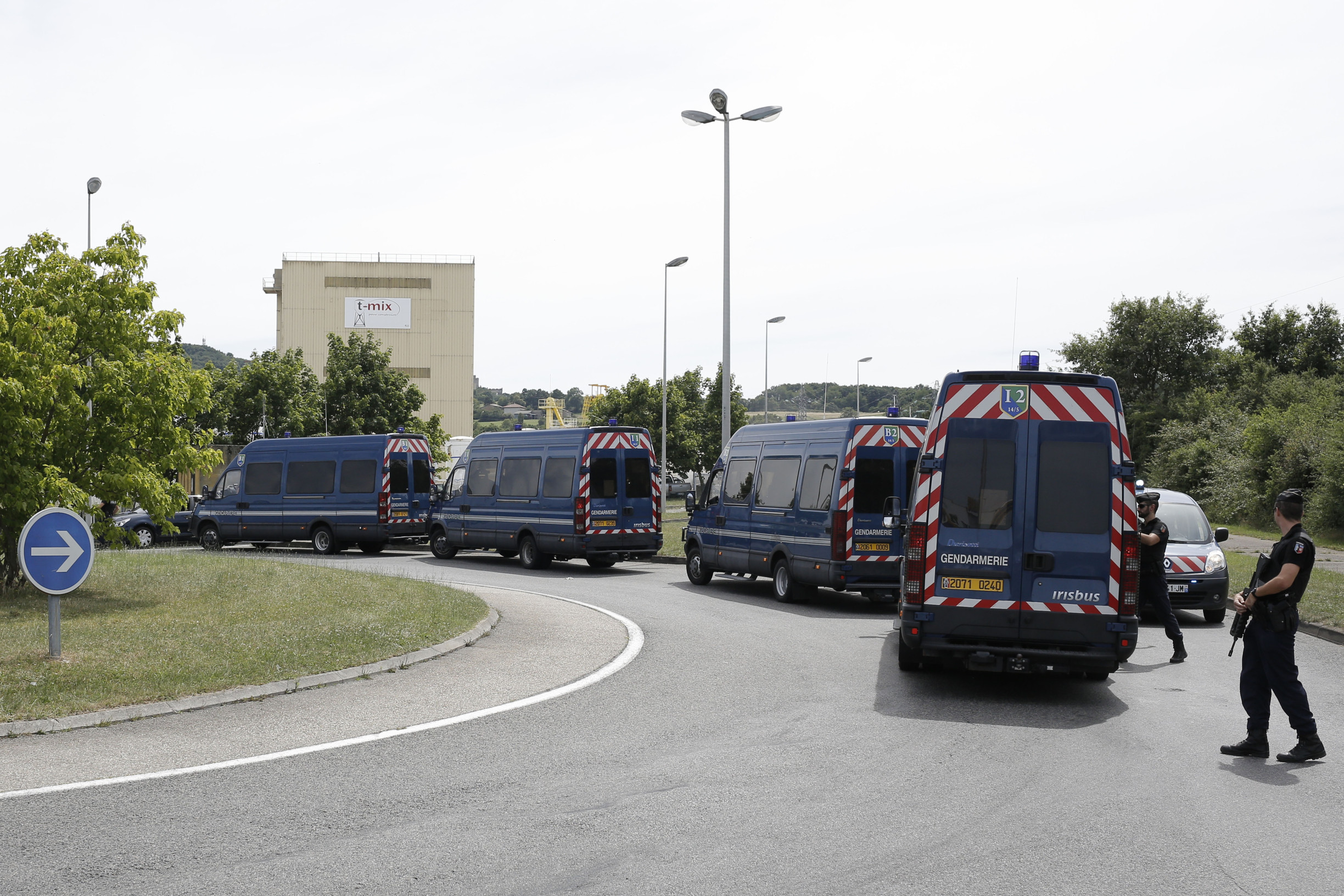 Teroristi útočili na troch miestach, či majú niečo spoločné, zatiaľ nevieme