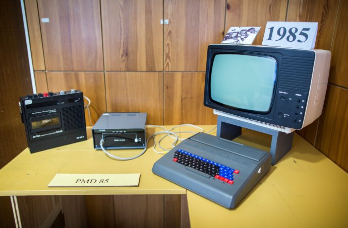 Počítač PMD 85. Foto N - Tomáš Benedikovič