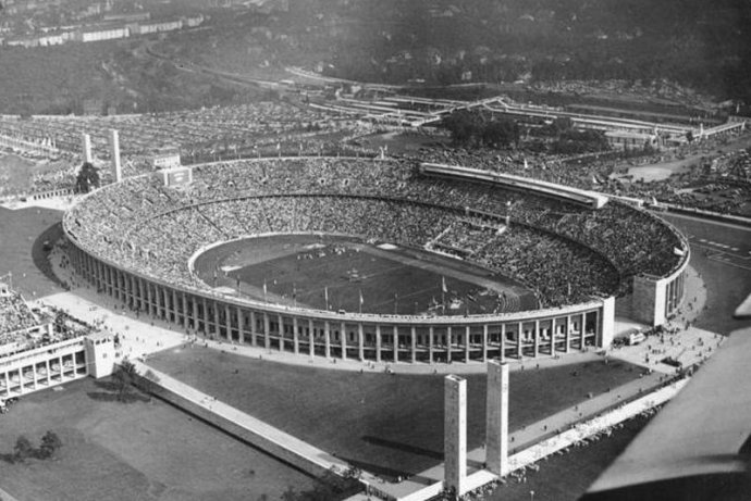 Olympijský štadión v Berlíne v roku 1936. Foto - Wikimedia/CC/Das Bundesarchiv