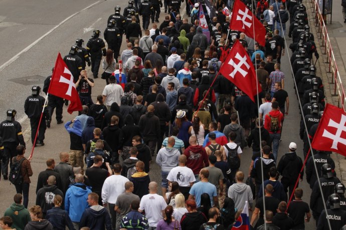 Pochod proti utečencom v Bratislave. Foto – TASR