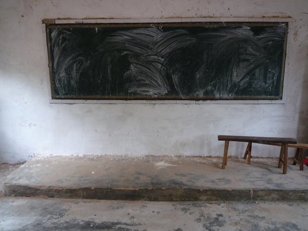 ilustračné foto: Thomas Galvez, Chalkboard in Empty Classroom
