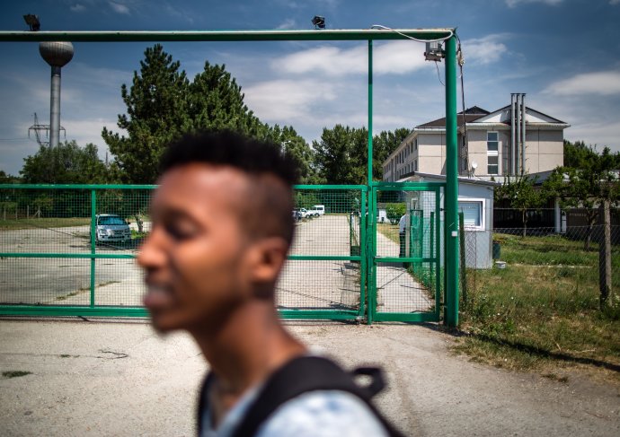 Utečenci v tábore pri Vámosszabadi. Foto N - Tomáš Benedikovič
