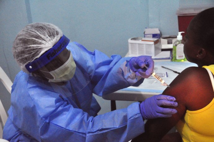 Očkovanie proti ebole v Libérii. ILUSTRAČNÉ FOTO - AP.