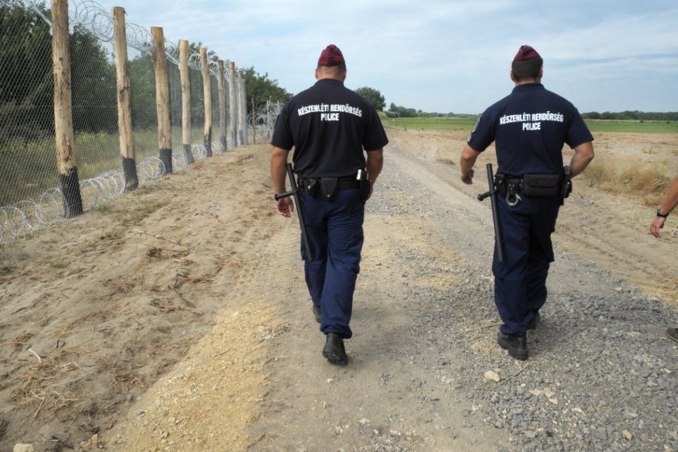 Maďarská vláda by chcela mať ostatný plôt hotový už v novembri. Ochranári sa boja, že to uškodí vzácnej zveri a policajti, že to len zvýši cenu prevádzačov. FOTO PRE DENNÍK N - IVA ZIMOVA