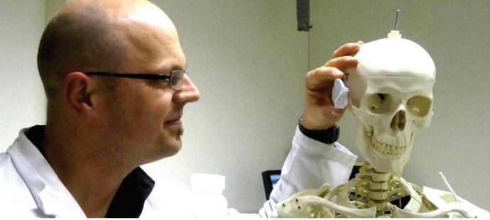 Projekt švajčiarskeho Nanoinštitútu s názvom Bioprint prináša náhrady kostí šité na mieru pacientov. Foto – sni.ch