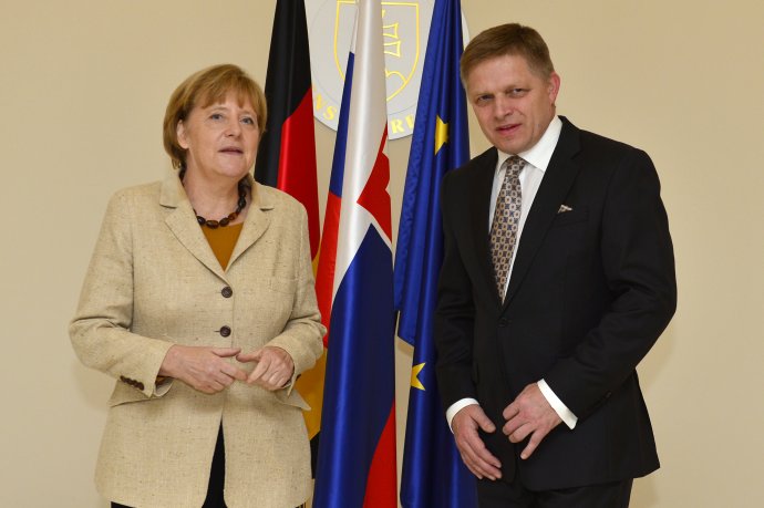 Merkelová a Fico počas vlaňajšej návštevy nemeckej kancelárky na Slovensku. Foto – TASR