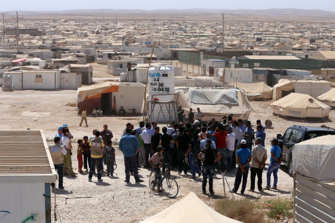 Európski politici sa zhodli, že pošlú viac peňazí na humanitárnu pomoc, aby utečenci radšej zostávali v táboroch v susedných krajinách Sýrie. Foto – TASR/AP