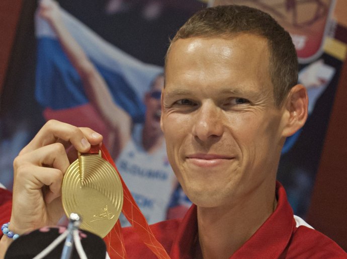 Slovenský chodec Matej Tóth získal na Majstrovstvách sveta 2015 zlatú medailu v chôdzi na 50 kilometrov, rok predtým skončil na Majstrovstvách Európy druhý. Má 32 rokov. Foto – TASR