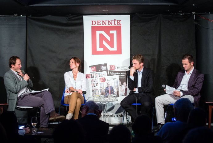 Bratislava, 14.10. 2015. Lukáš Fila, Ľudmila Kolesárová, Peter Visolajský a Ľudovít Ódor počas Debaty N o zdravotníctve. Foto N - Tomáš Benedikovič