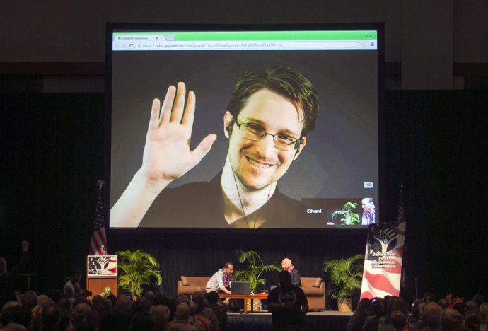 Snowden na videokonferencii. FOTO - AP