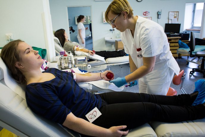 Učitelia boli darovať krv. Foto N – Vladimír Šimíček