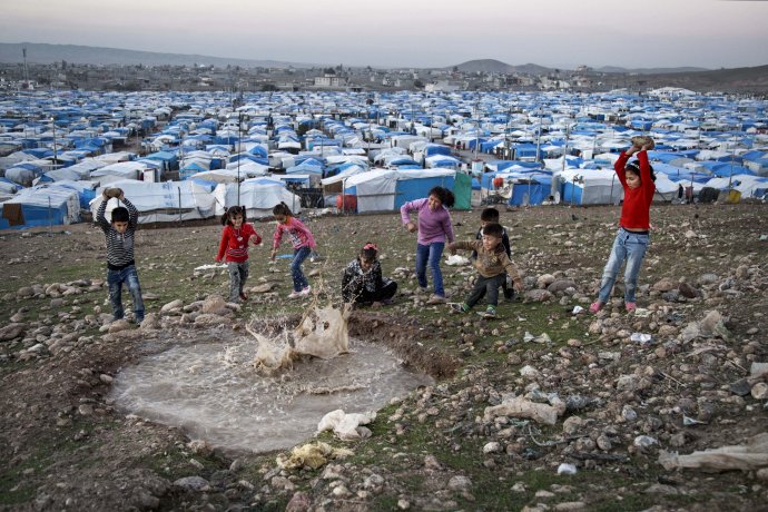 Utečenci v tábore v Erbile na severe Iraku. Foto - TASR/AP