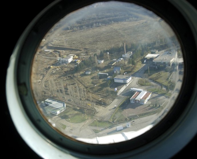 Kontrola slovensko-ukrajinskej hranice z vrtuľníka. Foto – archív TASR