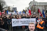 Väčšina nesmie byť diktatúra. Proti novej poľskej vláde protestovalo 50-tisíc ľudí