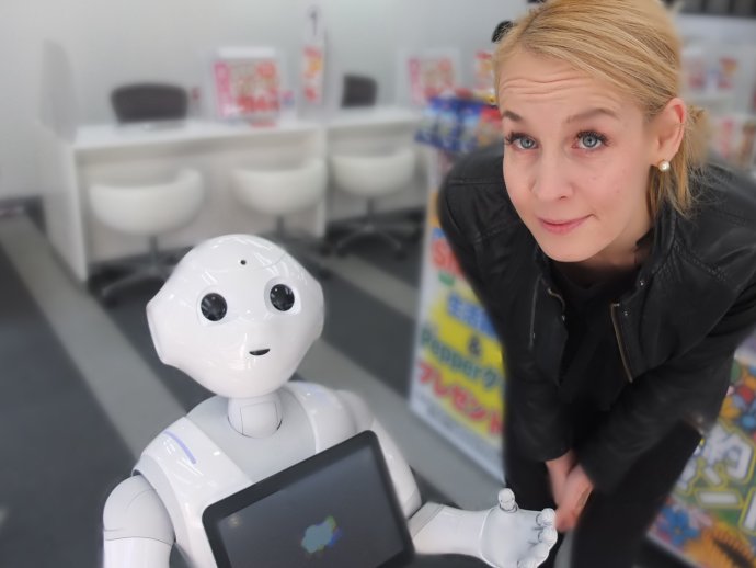 Mária Virčíková (1986) je vedkyňa v oblasti robotiky a umelej inteligencie. Študovala kybernetiku a umelú inteligenciu na Fakulte elektrotechniky a informatiky Technickej univerzity v Košiciach. Venuje sa humanoidným robotom a ich interakcii s človekom. Foto – Archív M. V.