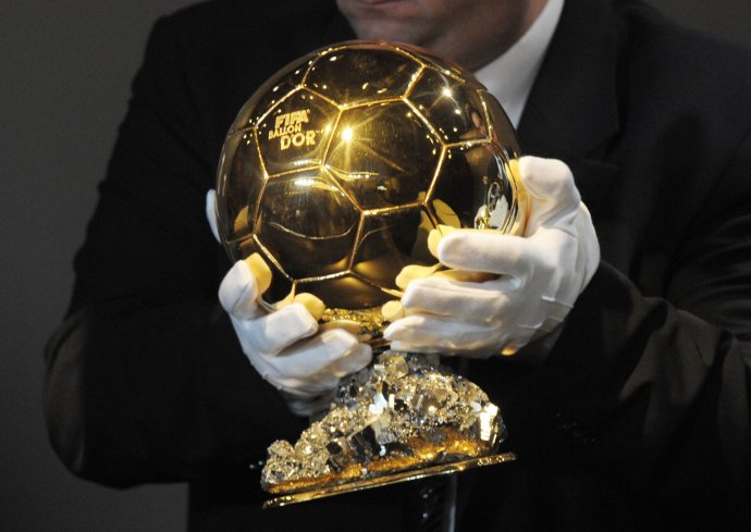 Zlatá lopta pre najlepšieho futbalistu sveta. Foto – TASR/AP
