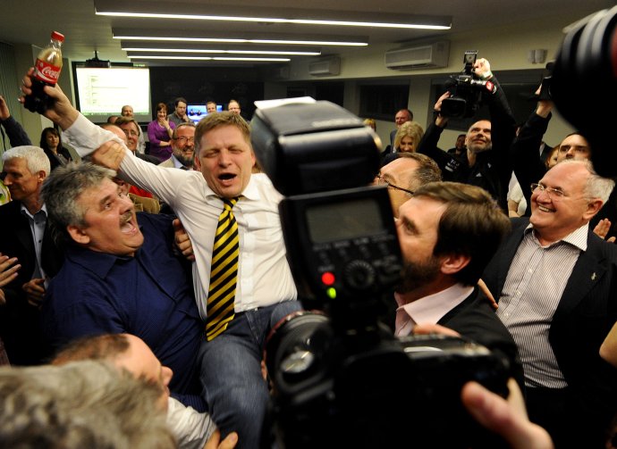 Robert Fico s colou po víťazstve posledných volieb. Foto Tasr