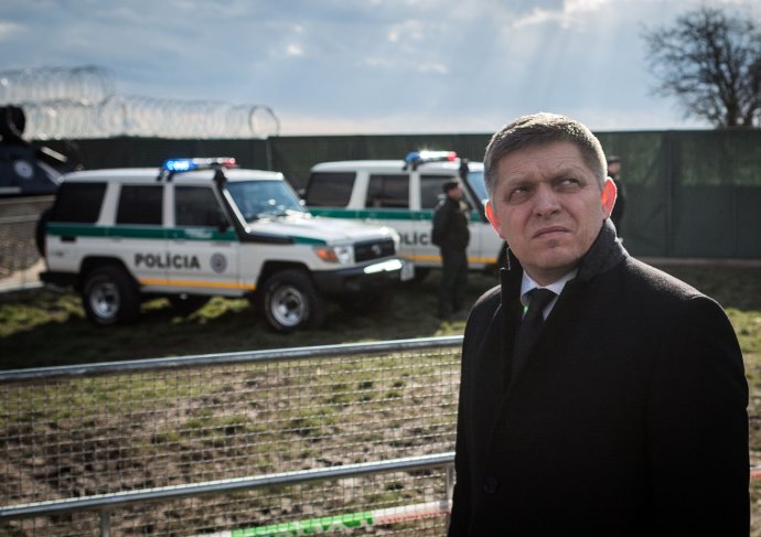 Robert Fico počas predvolebnej kampane predstavil plot proti migrantom. Foto N - Tomáš Benedikovič