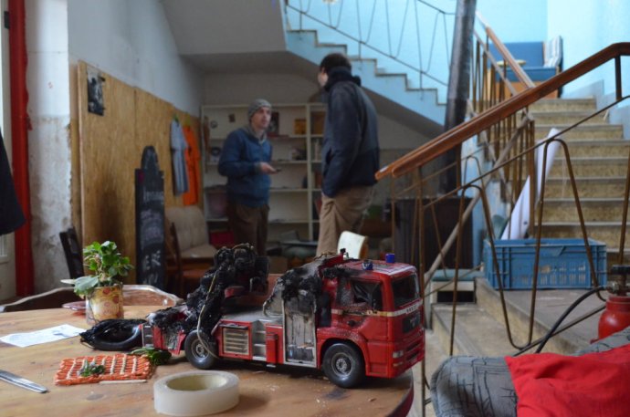Po útoku na Kliniku. FOTO - Eva Mošpanová